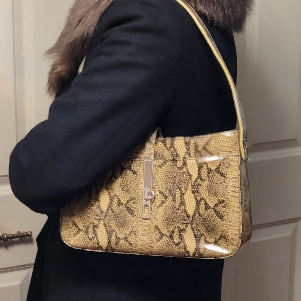 Salvatore Ferragamo Yellow and Black Snakeskin-Print Shoulder Bag - Picture 9 of 10